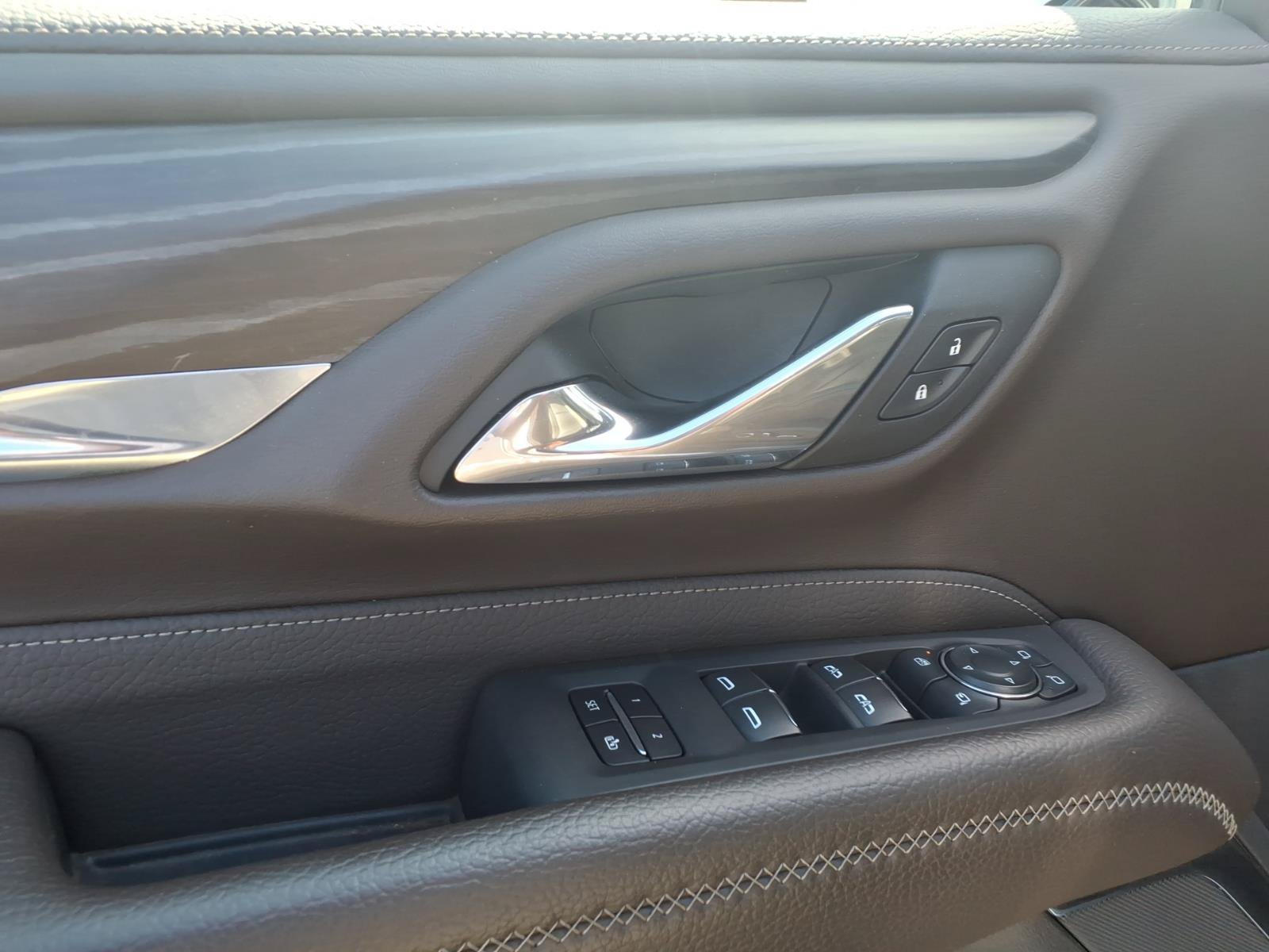 Used 2023 GMC Yukon Denali RWD image 9