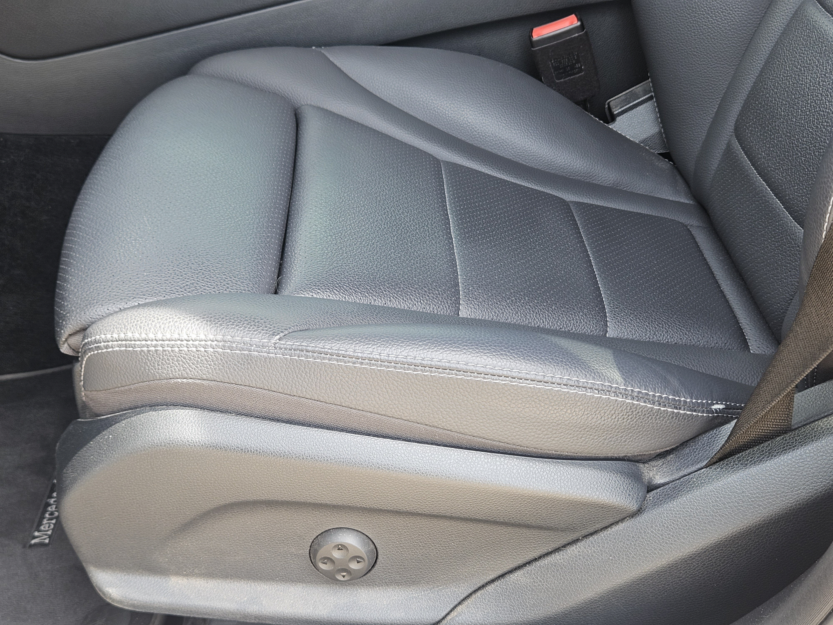 Used 2020 Mercedes-Benz GLC 300 image 16