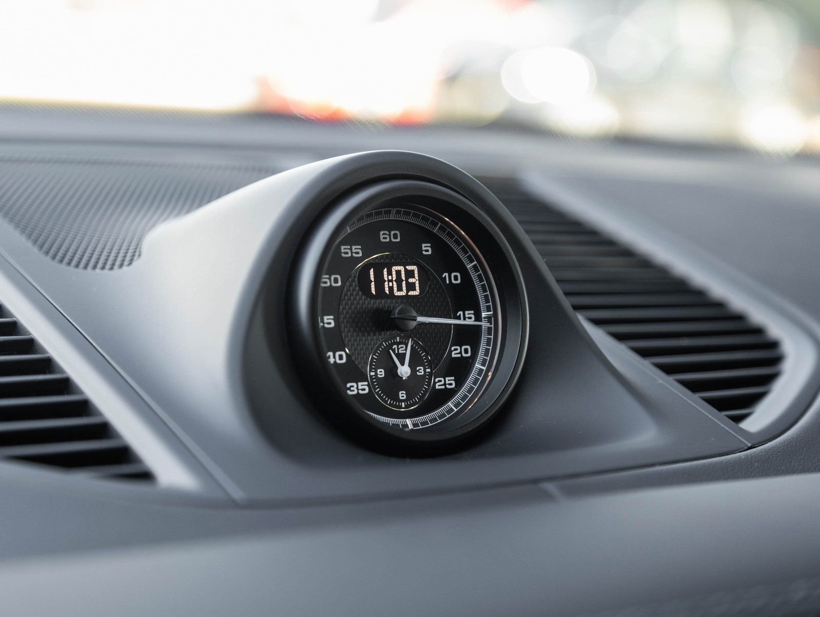 Certified 2026 Porsche Macan image 24