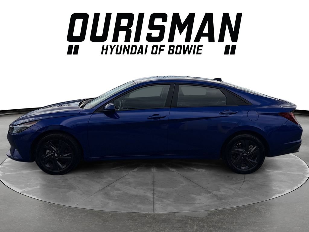 Certified 2023 Hyundai Elantra SEL w/ Preferred Accessory Package image 3