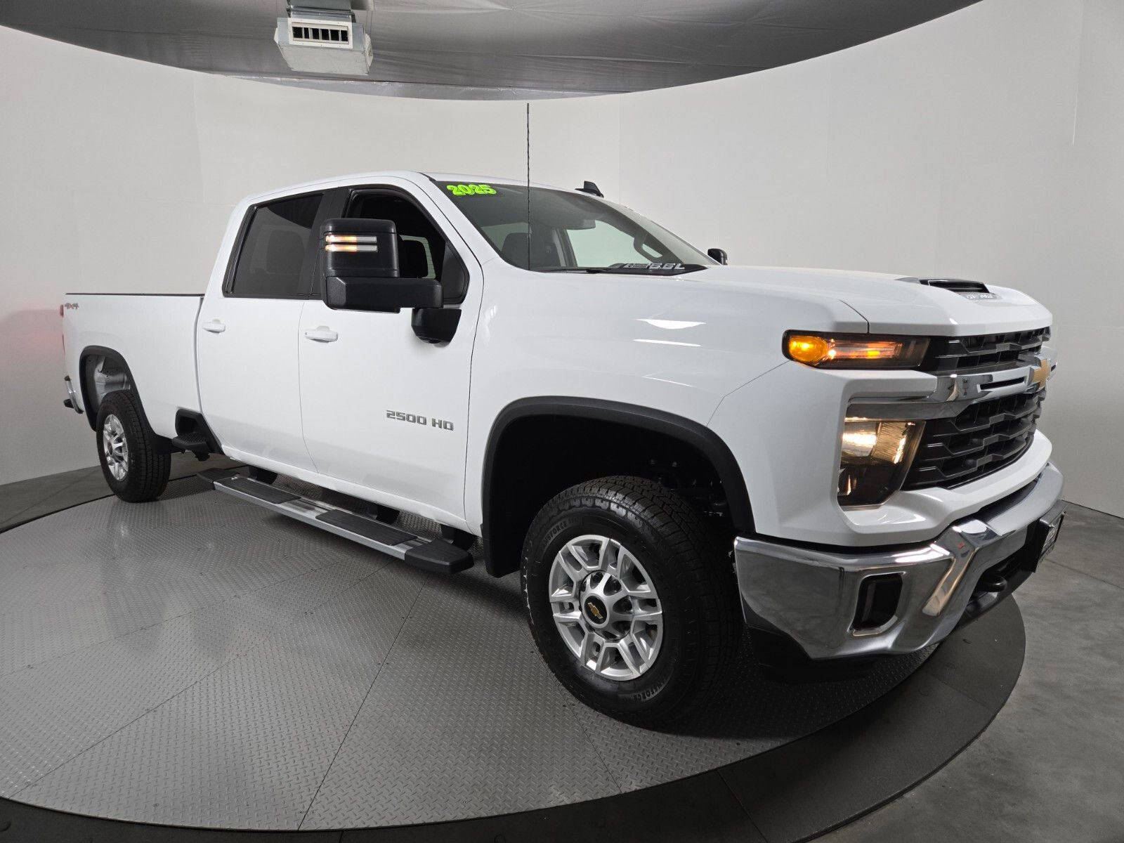 Used 2025 Chevrolet Silverado 2500 LT w/ Convenience Package image 2