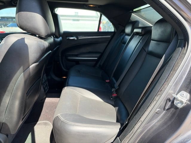 Used 2018 Chrysler 300 S w/ Safetytec Plus Group RWD image 12