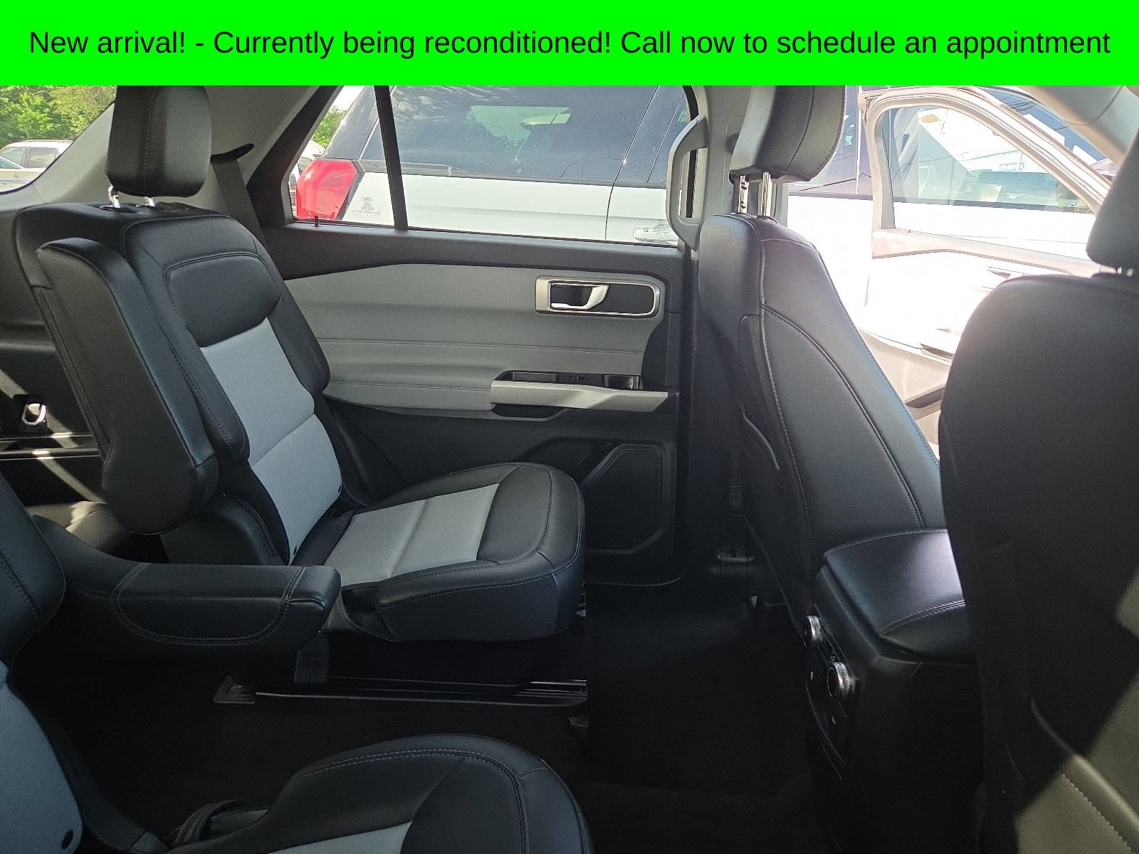 Used 2024 Ford Explorer XLT w/ Equipment Group 202A RWD image 10
