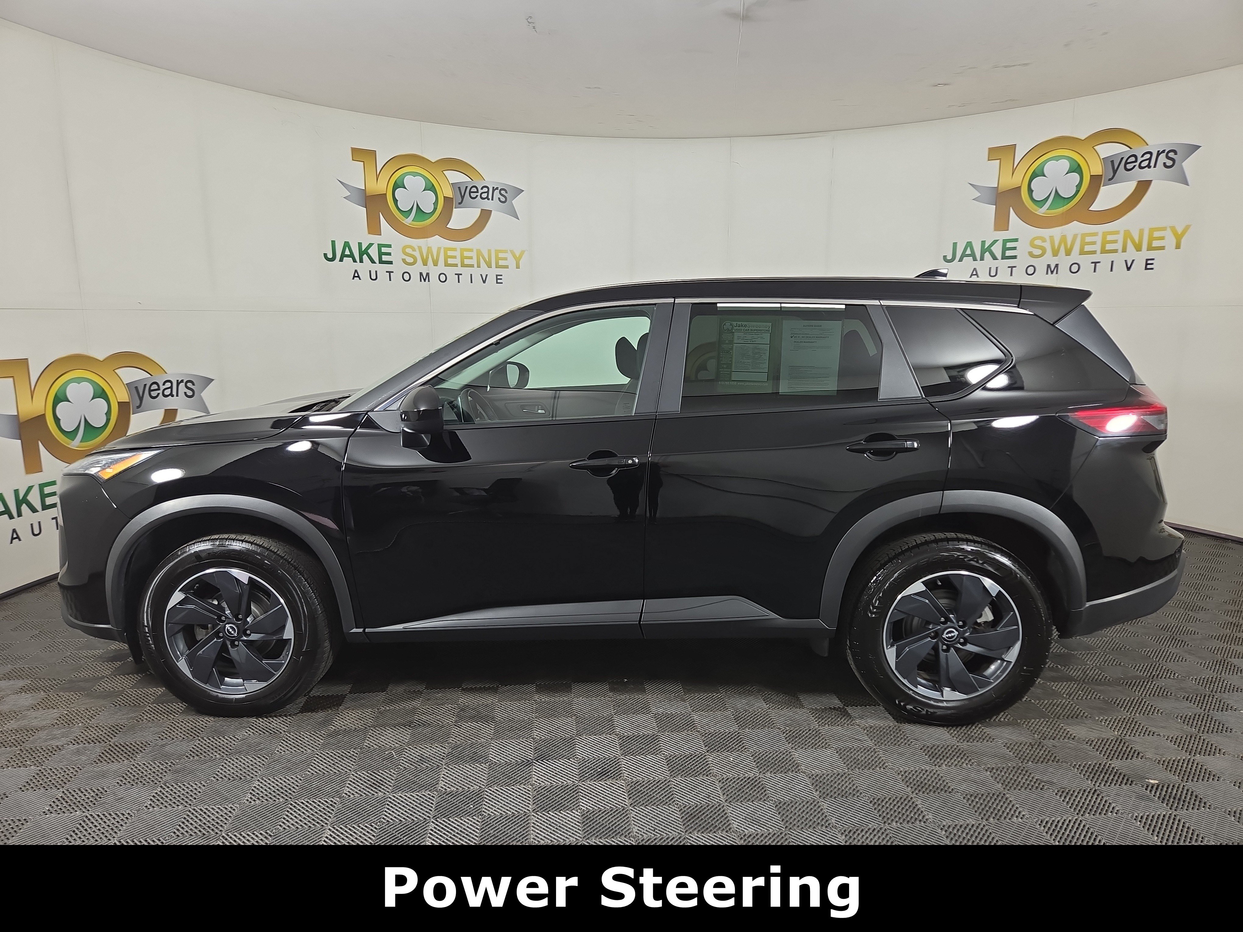 Used 2025 Nissan Rogue SV AWD/4WD image 4