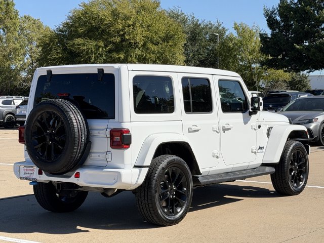 Used 2021 Jeep Wrangler Unlimited Sahara AWD/4WD image 4