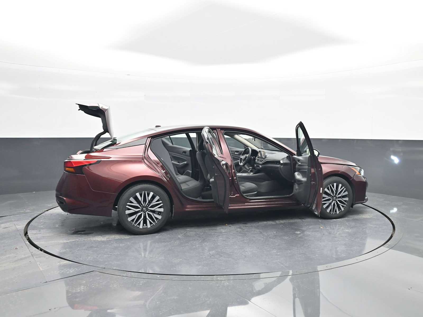 Used 2024 Nissan Altima 2.5 SV image 39