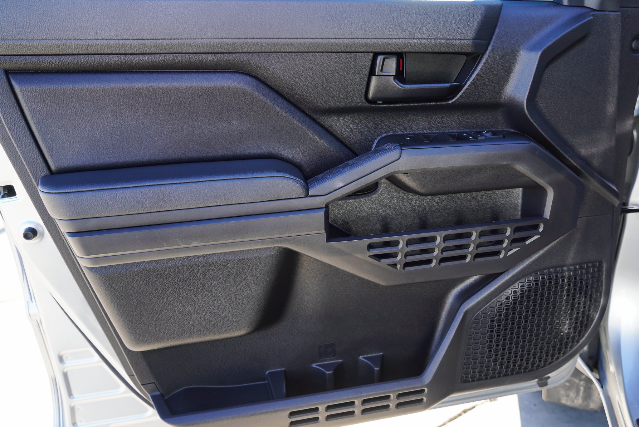 Certified 2024 Toyota Tacoma SR AWD/4WD image 20