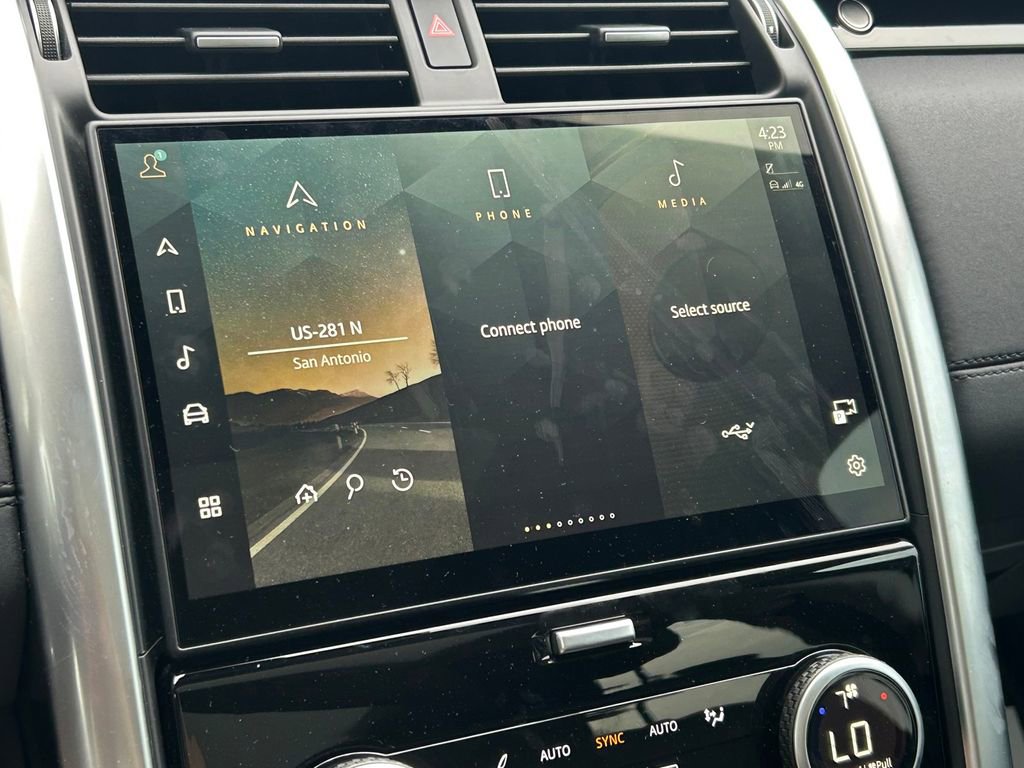 Used 2024 Land Rover Discovery S image 34