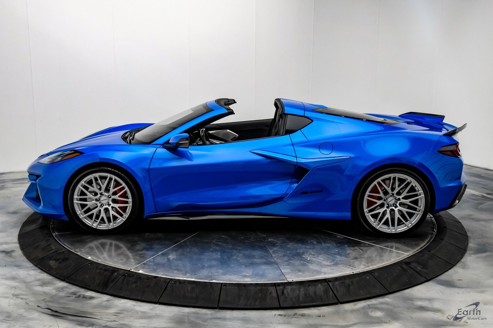 Used 2024 Chevrolet Corvette Z06 image 7