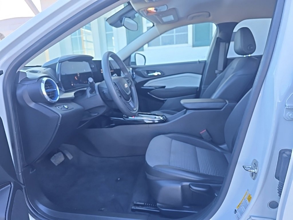 Used 2024 Chevrolet Trax LT image 13