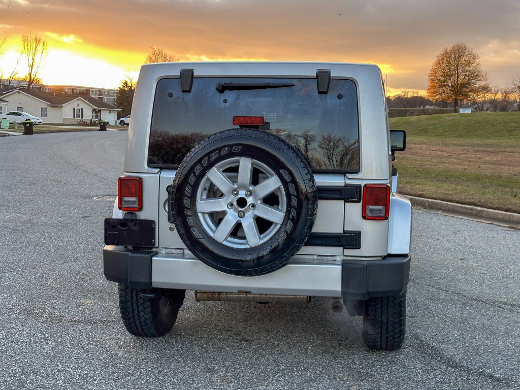 Used 2012 Jeep Wrangler Unlimited Sahara w/ Dual Top Group image 18