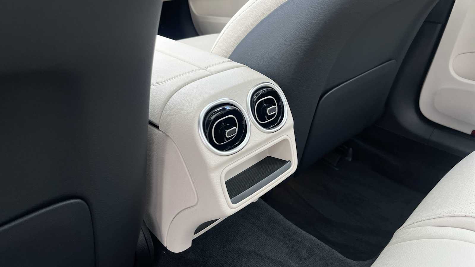 New 2026 Mercedes-Benz C 300 4MATIC Sedan image 35