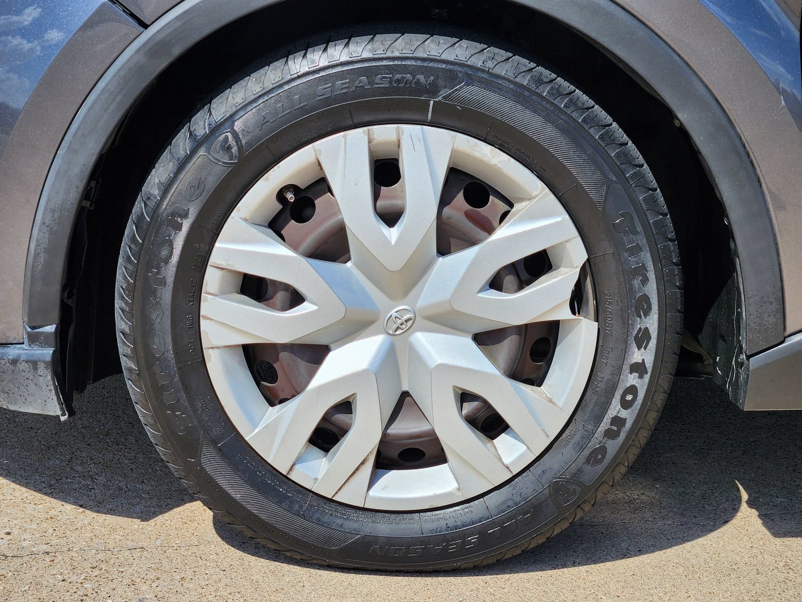 Used 2021 Toyota C-HR LE FWD image 15