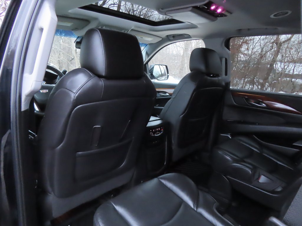 Used 2019 Cadillac Escalade Premium Luxury image 40