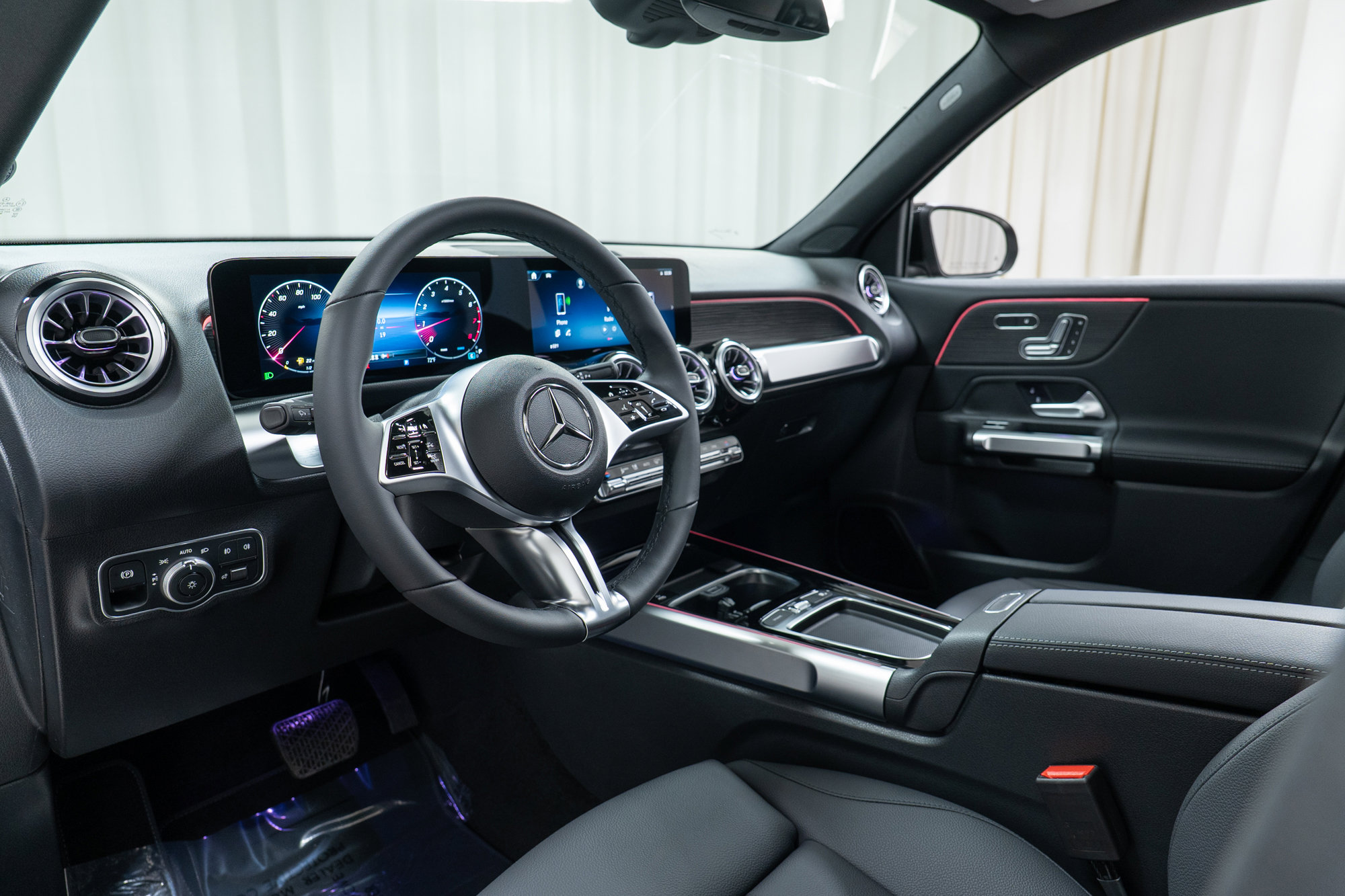 New 2026 Mercedes-Benz GLB 250 4MATIC image 12