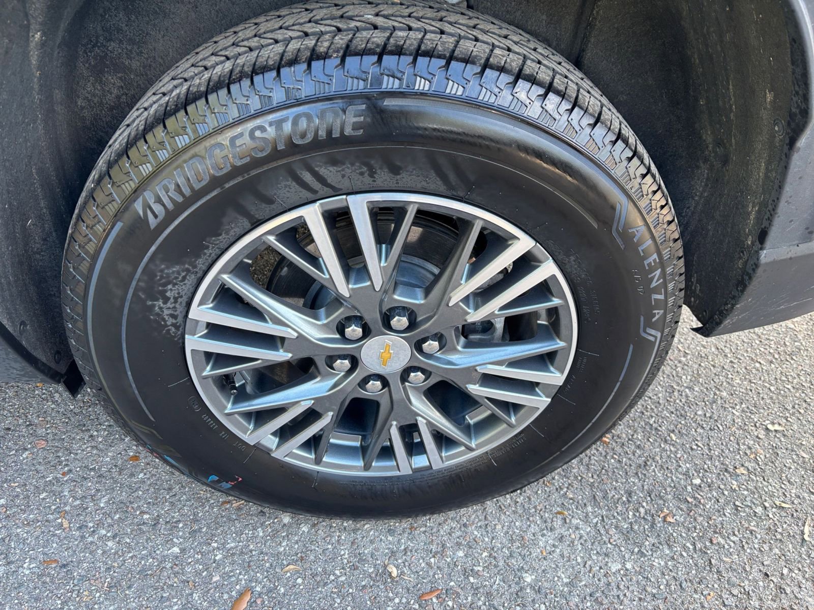 Used 2025 Chevrolet Traverse LT image 44