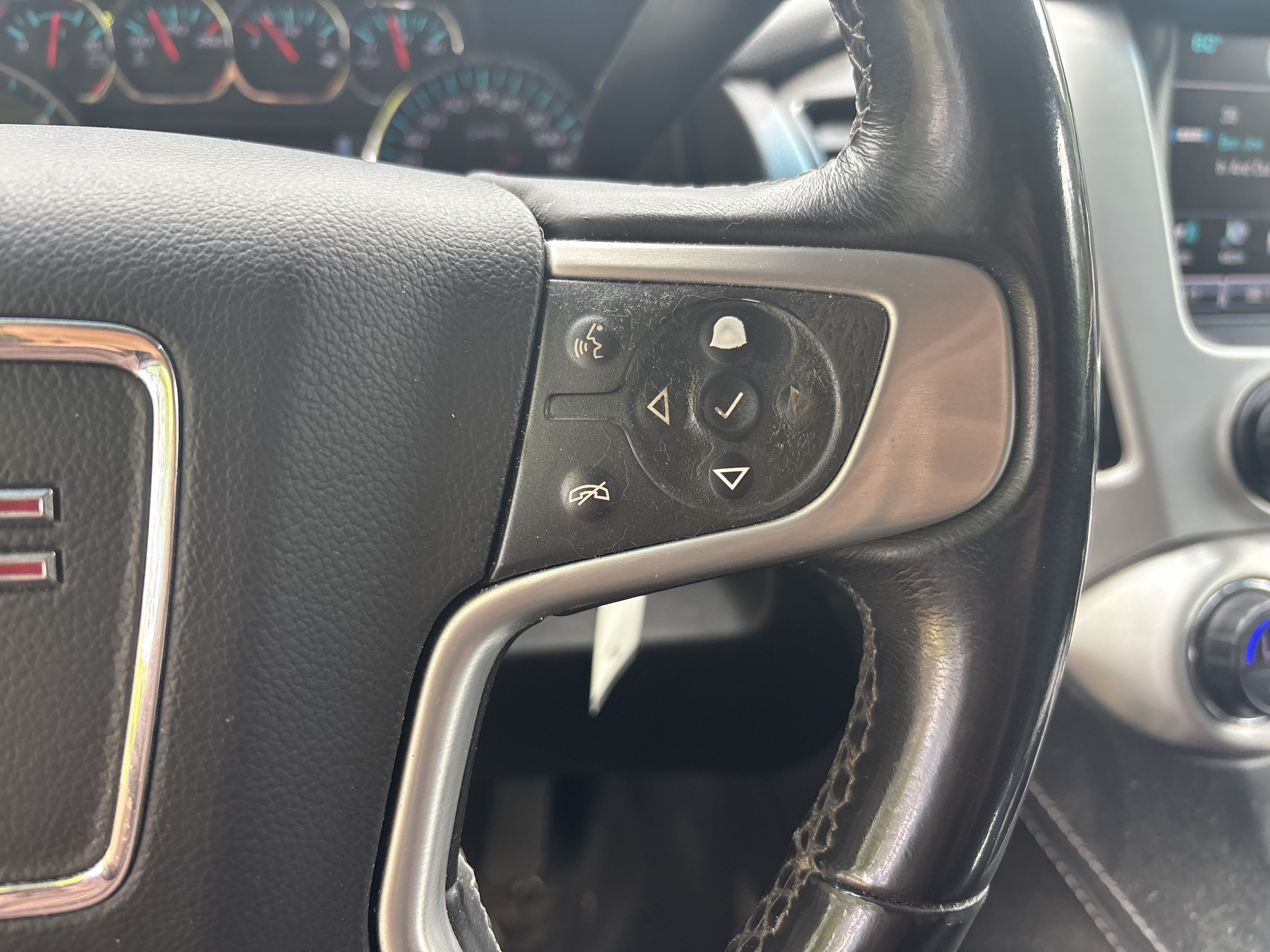 Used 2018 GMC Yukon SLE w/ SLE Value Package AWD/4WD image 21