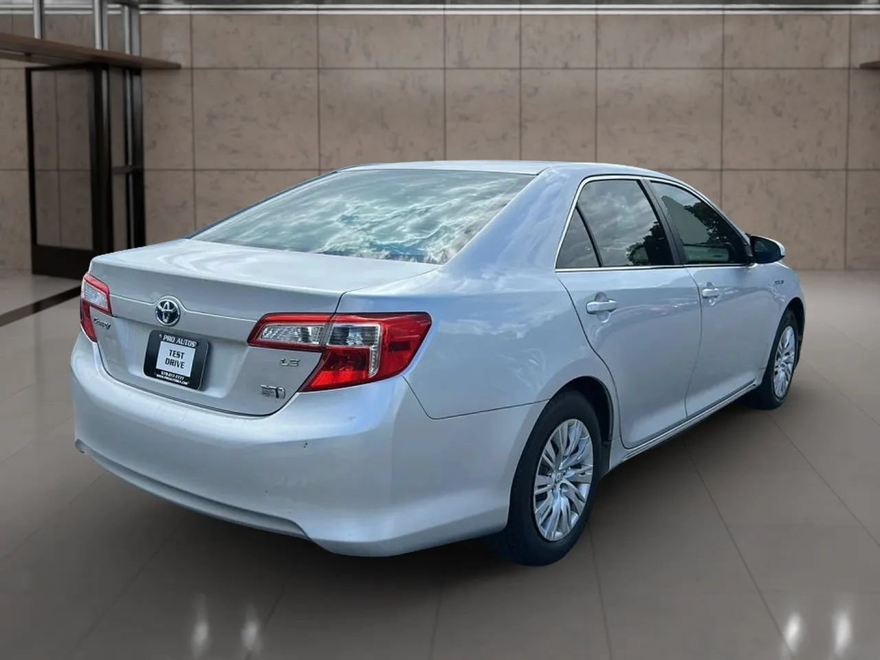 Used 2012 Toyota Camry LE FWD image 12