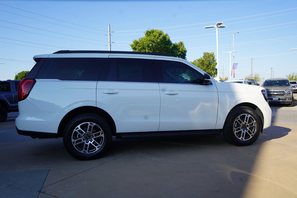 New 2026 Ford Expedition Active AWD/4WD image 7