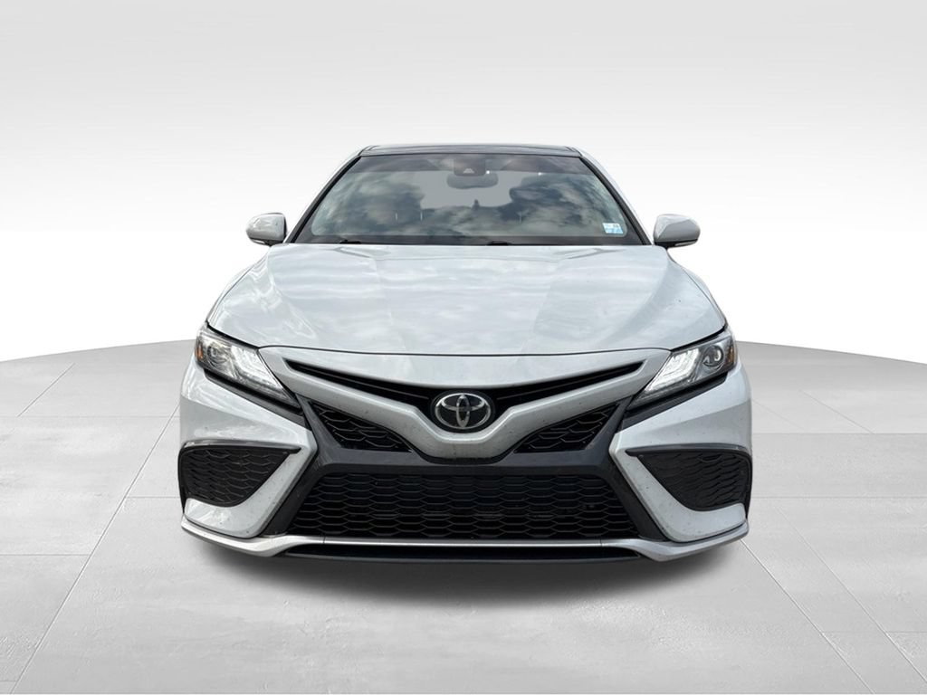 Used 2022 Toyota Camry XSE FWD image 2