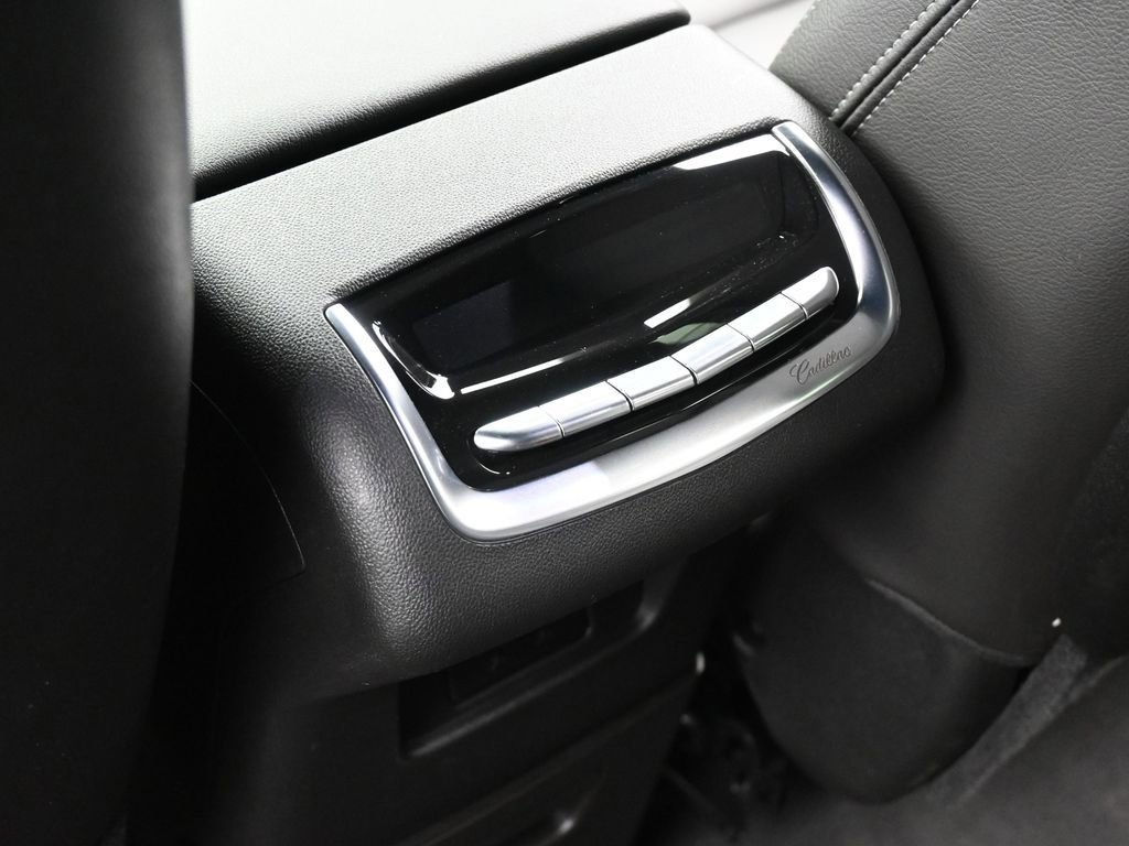 Used 2024 Cadillac XT6 Luxury image 38