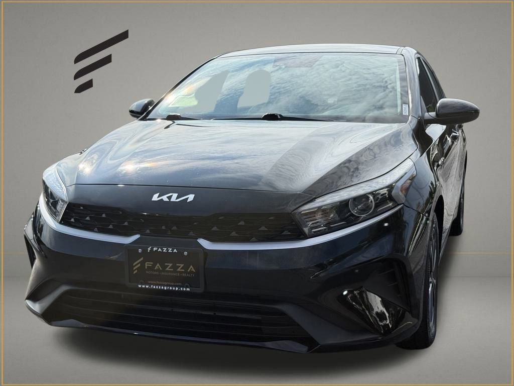 Used 2023 Kia Forte LXS image 1