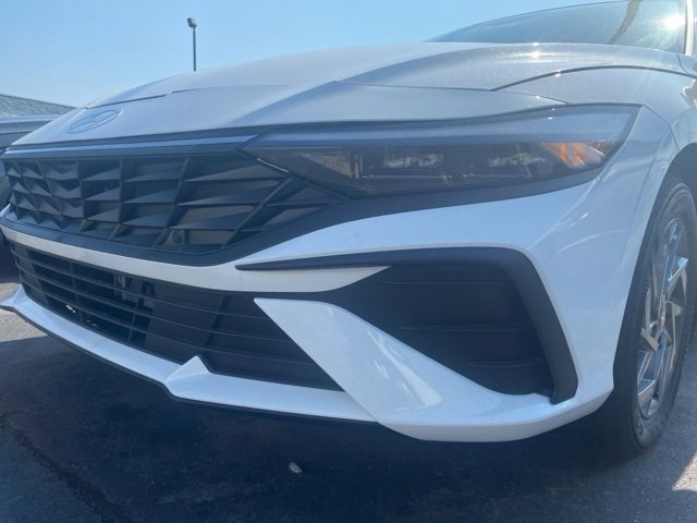 New 2025 Hyundai Elantra Blue image 26