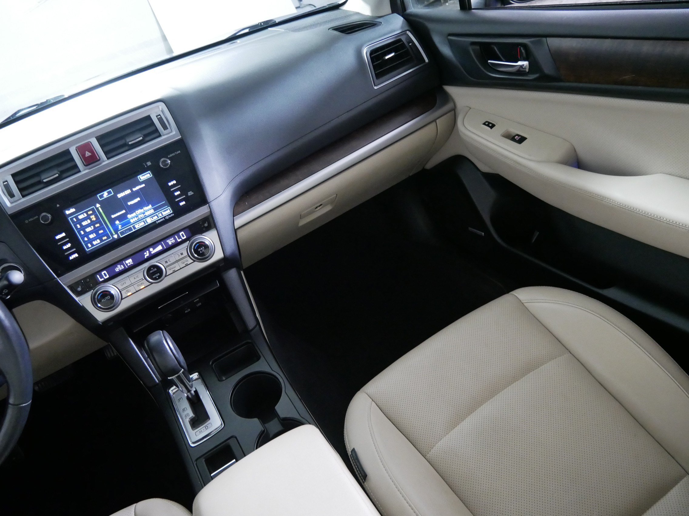 Used 2015 Subaru Outback 2.5i Limited AWD/4WD image 11
