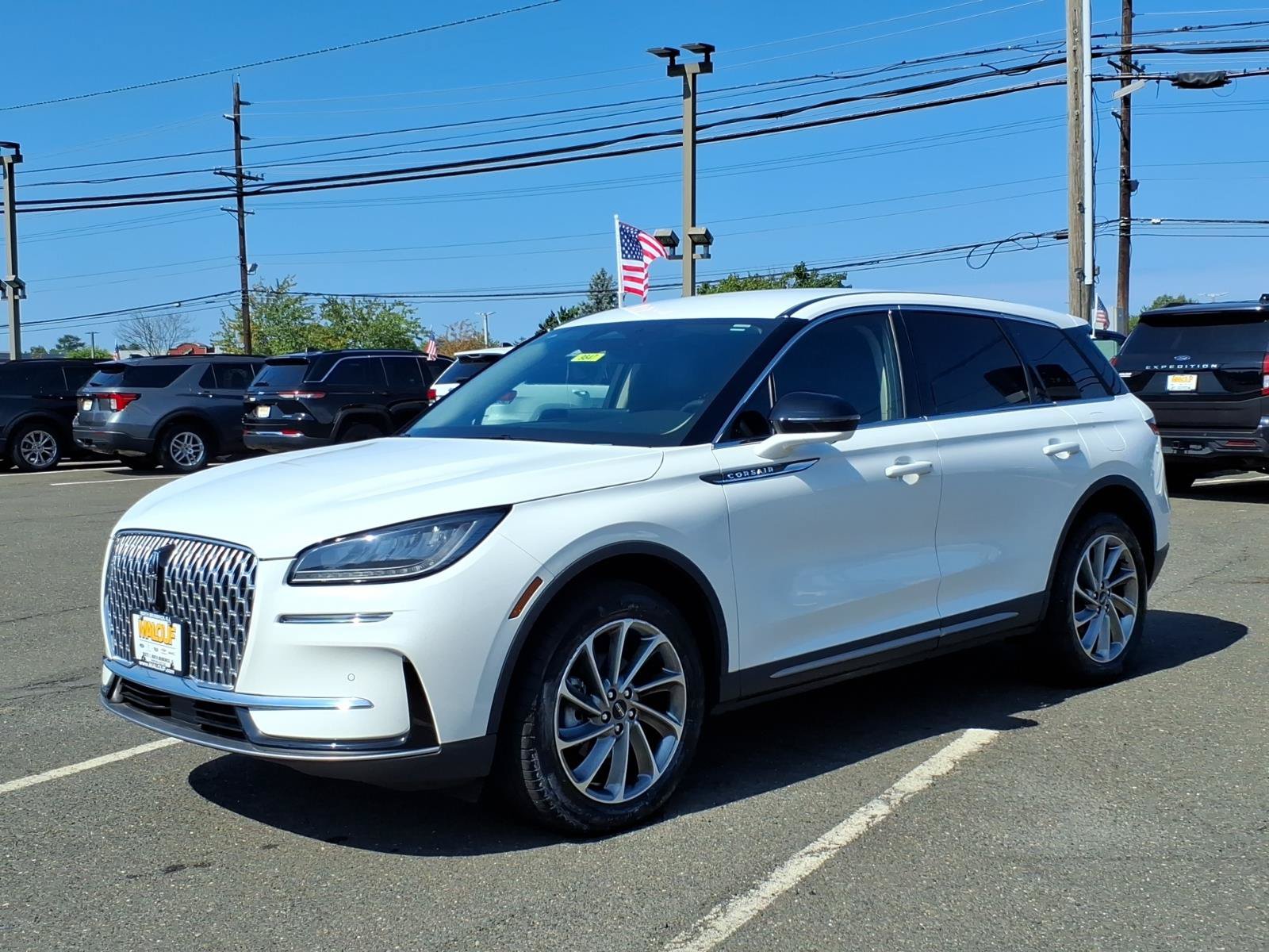 Used 2025 Lincoln Corsair AWD w/ Equipment Group 101A image 3