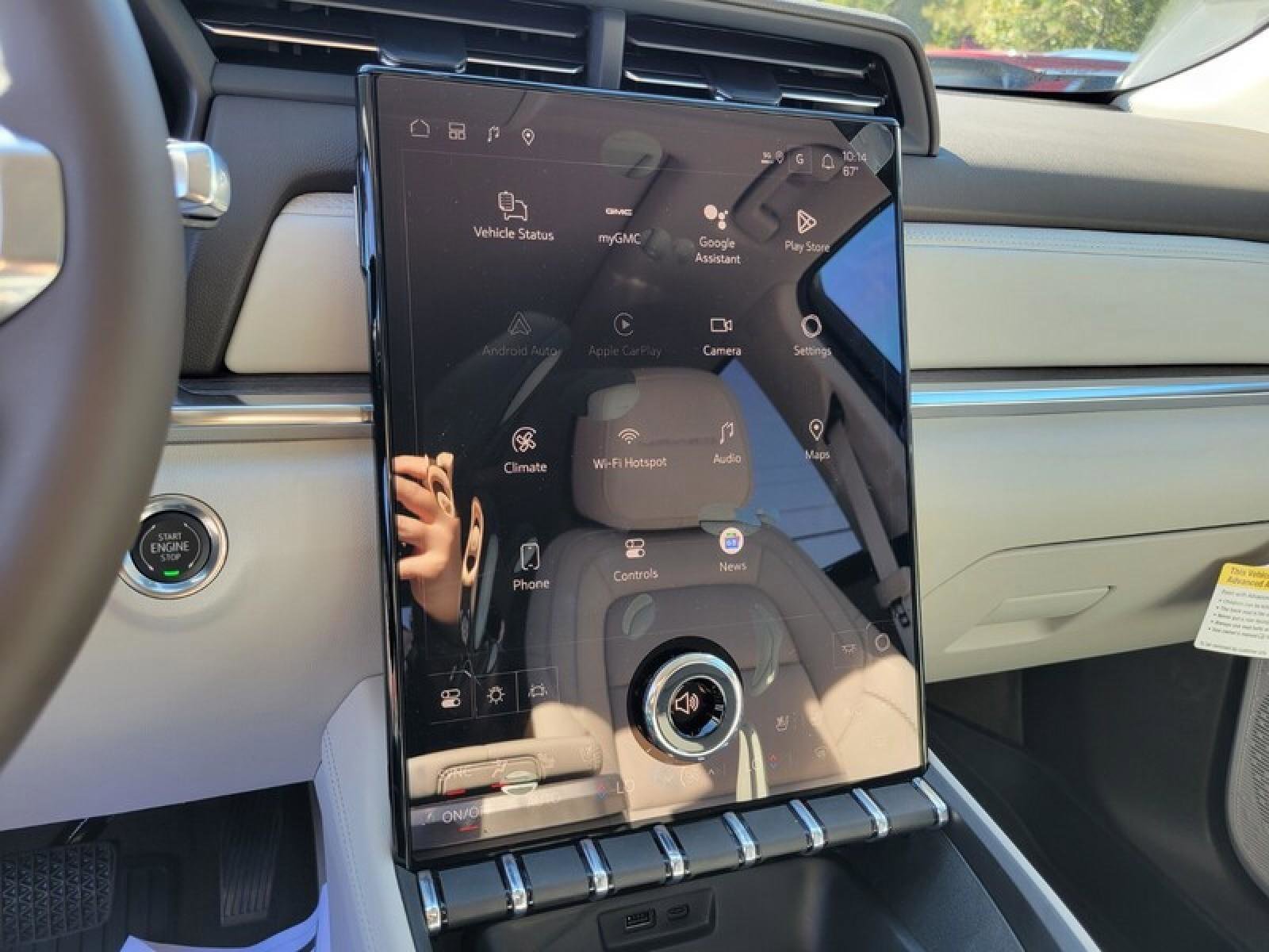 New 2026 GMC Terrain Denali w/ LPO, Floor Liner Package image 18