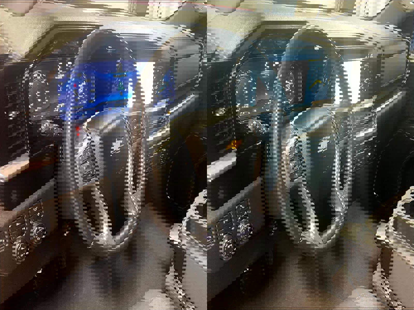 Used 2022 Chevrolet Silverado 1500 LT image 8