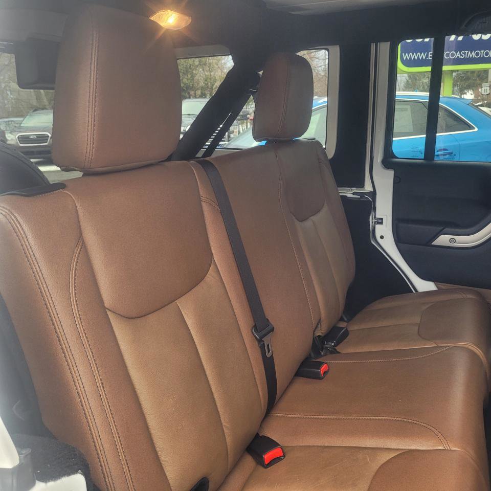 Used 2017 Jeep Wrangler Unlimited Sahara w/ Connectivity Group image 29