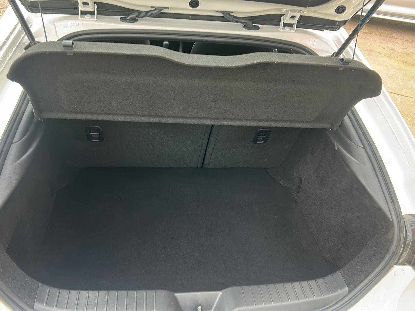 Used 2022 MAZDA MAZDA3 s image 23