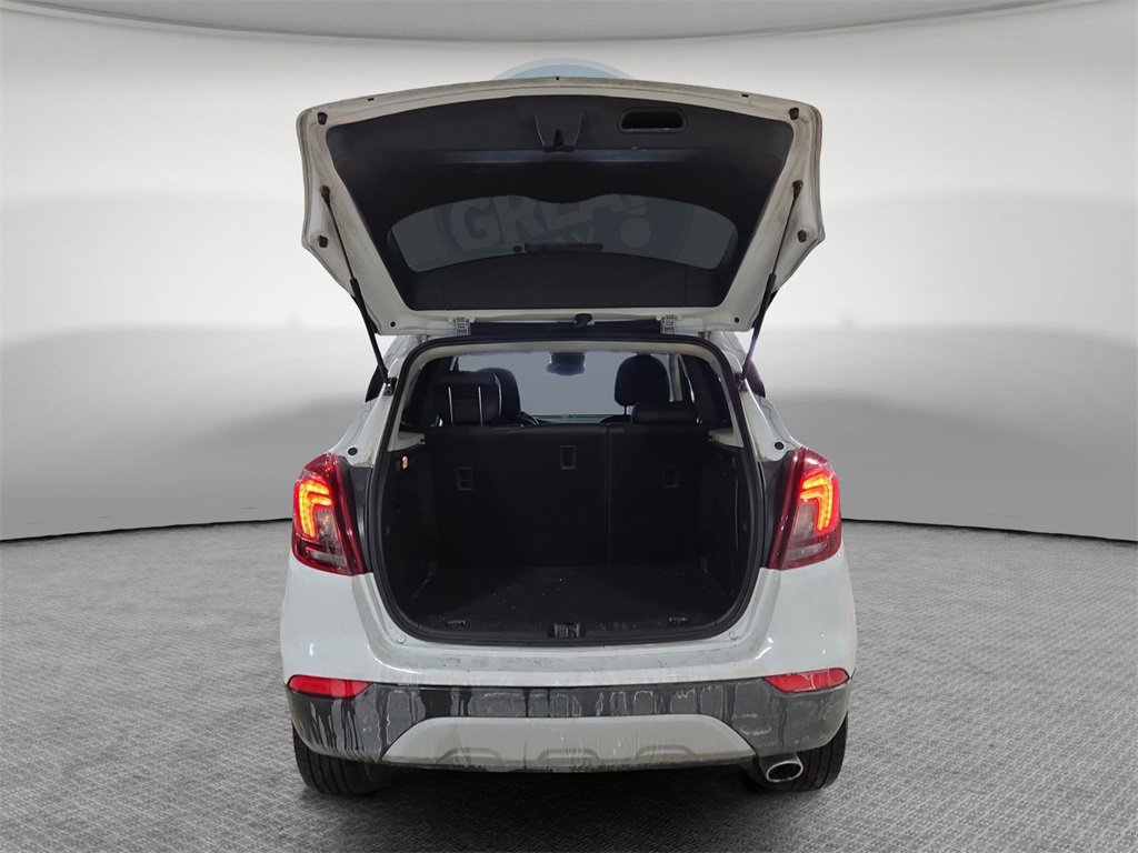 Used 2022 Buick Encore Preferred w/ Safety Package image 25