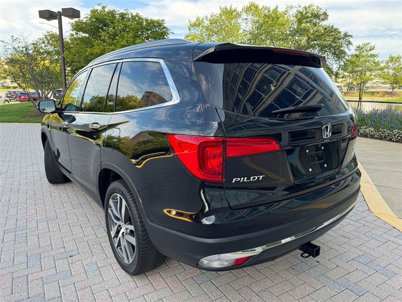 Used 2017 Honda Pilot Touring image 3
