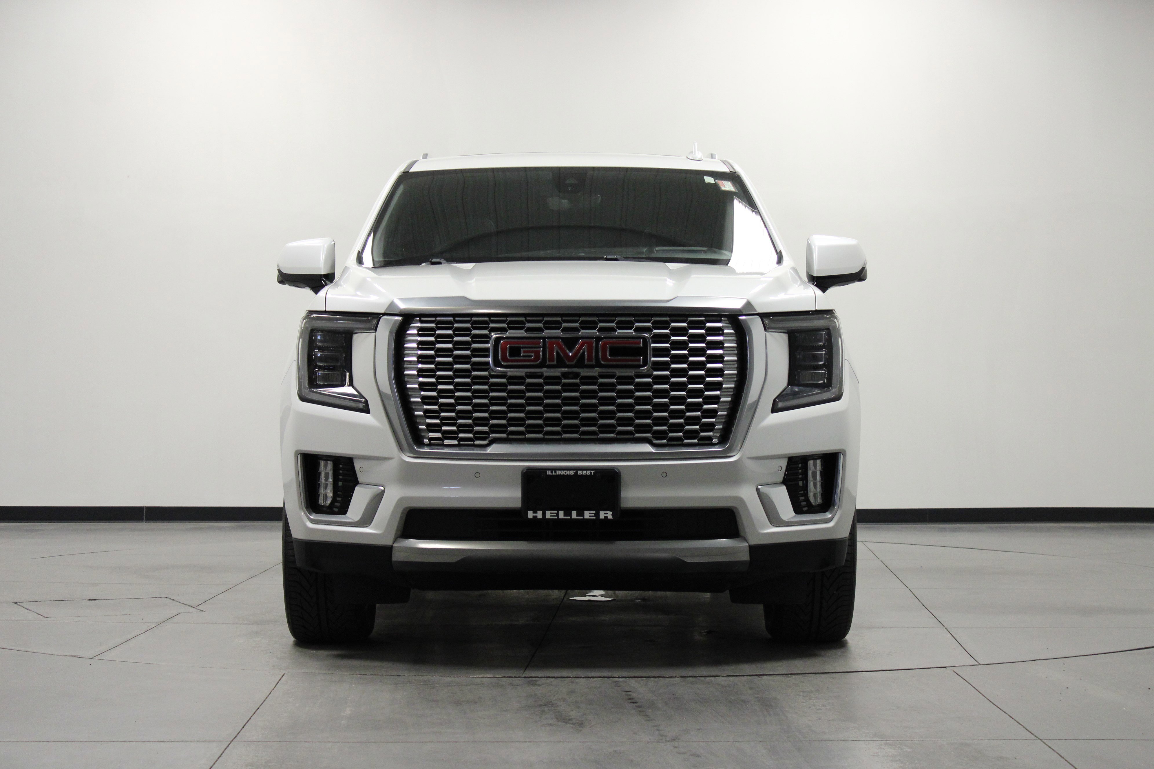 Used 2021 GMC Yukon Denali w/ Denali Premium Package image 9