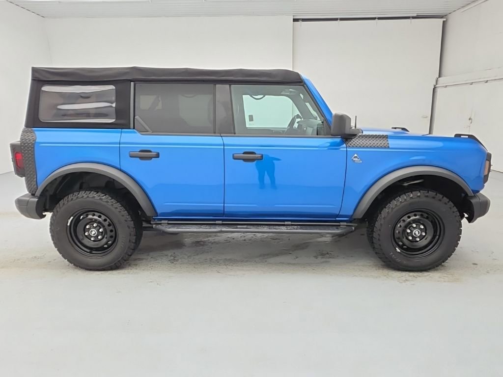 Used 2022 Ford Bronco Black Diamond image 13