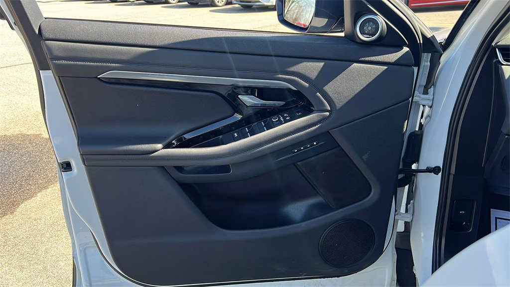 Used 2020 Land Rover Range Rover Evoque SE image 9