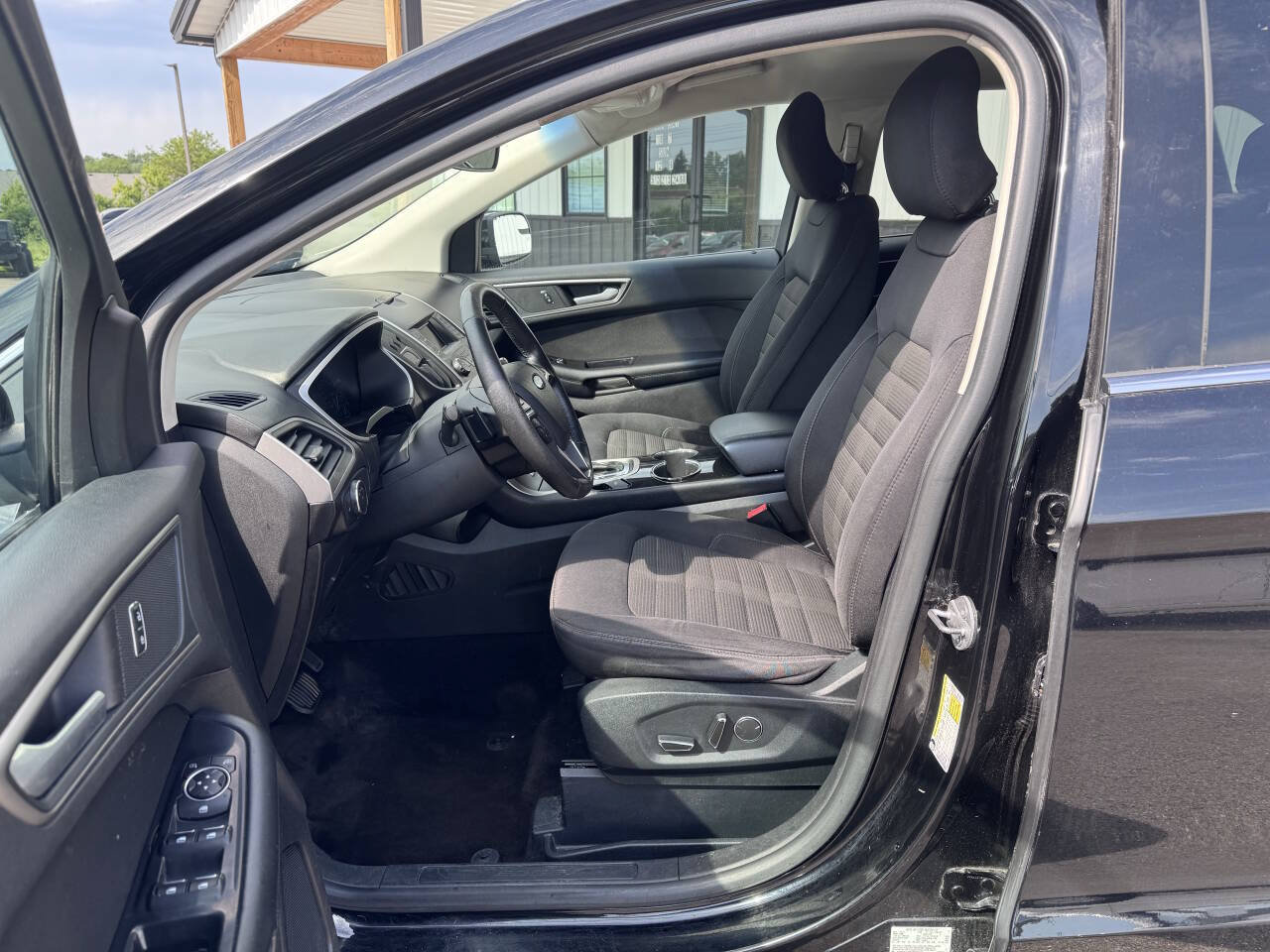 Used 2017 Ford Edge SEL AWD/4WD image 12