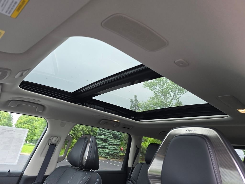 New 2025 INFINITI QX80 Sensory image 3