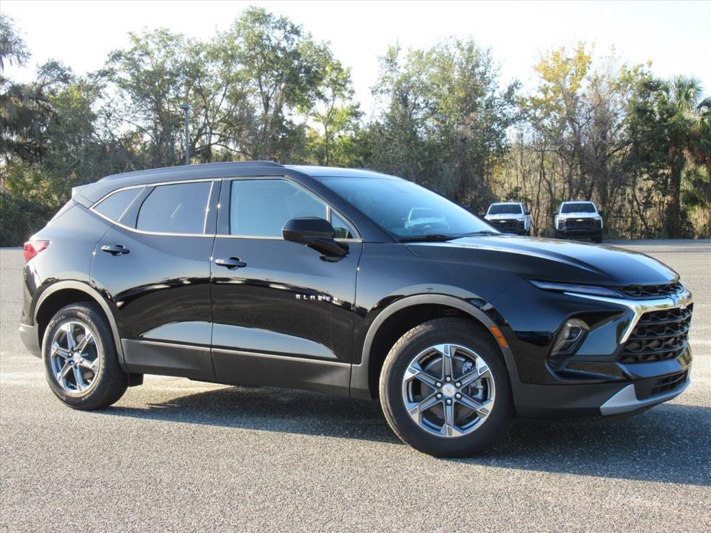 New 2025 Chevrolet Blazer LT w/ Convenience Package image 2