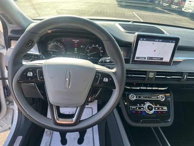 Used 2022 Lincoln Corsair Standard w/ Equipment Group 101A image 2