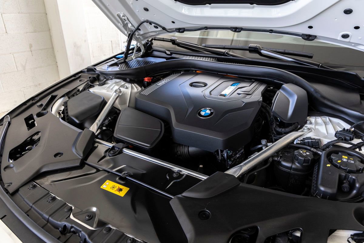 Certified 2023 BMW 530e w/ Premium Package image 33