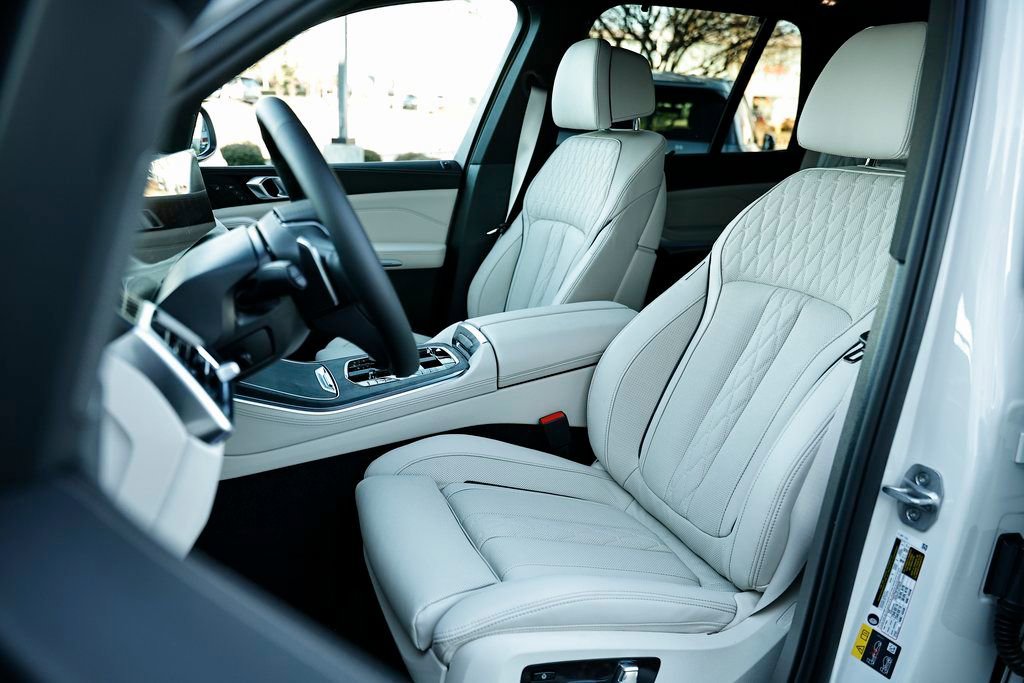 New 2026 BMW X5 xDrive50e w/ Executive Package image 21