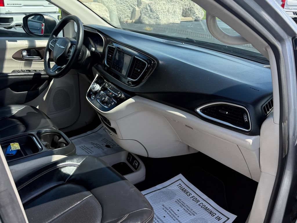 Used 2020 Chrysler Voyager Lxi FWD image 26