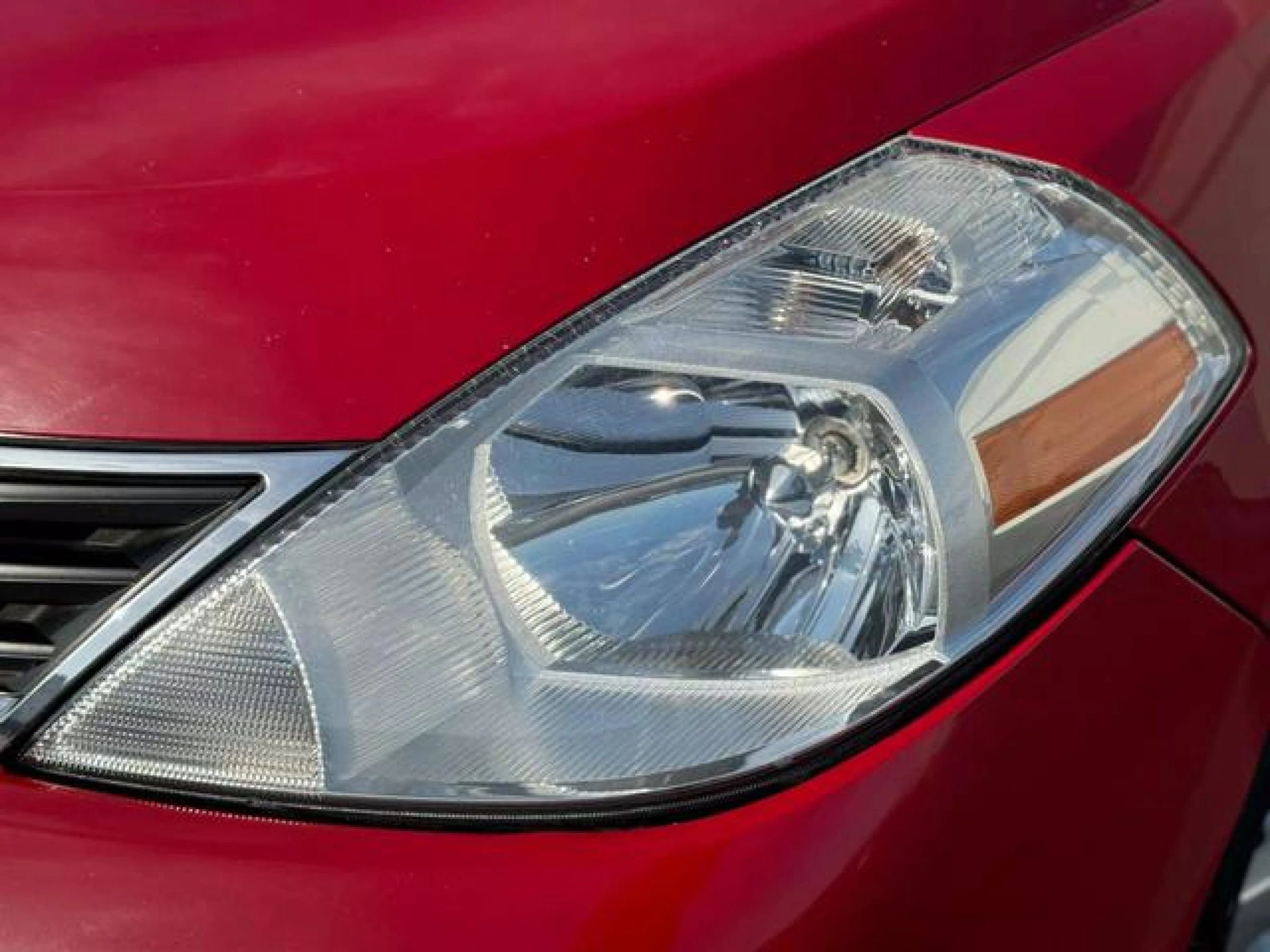 Used 2012 Nissan Versa SL image 6