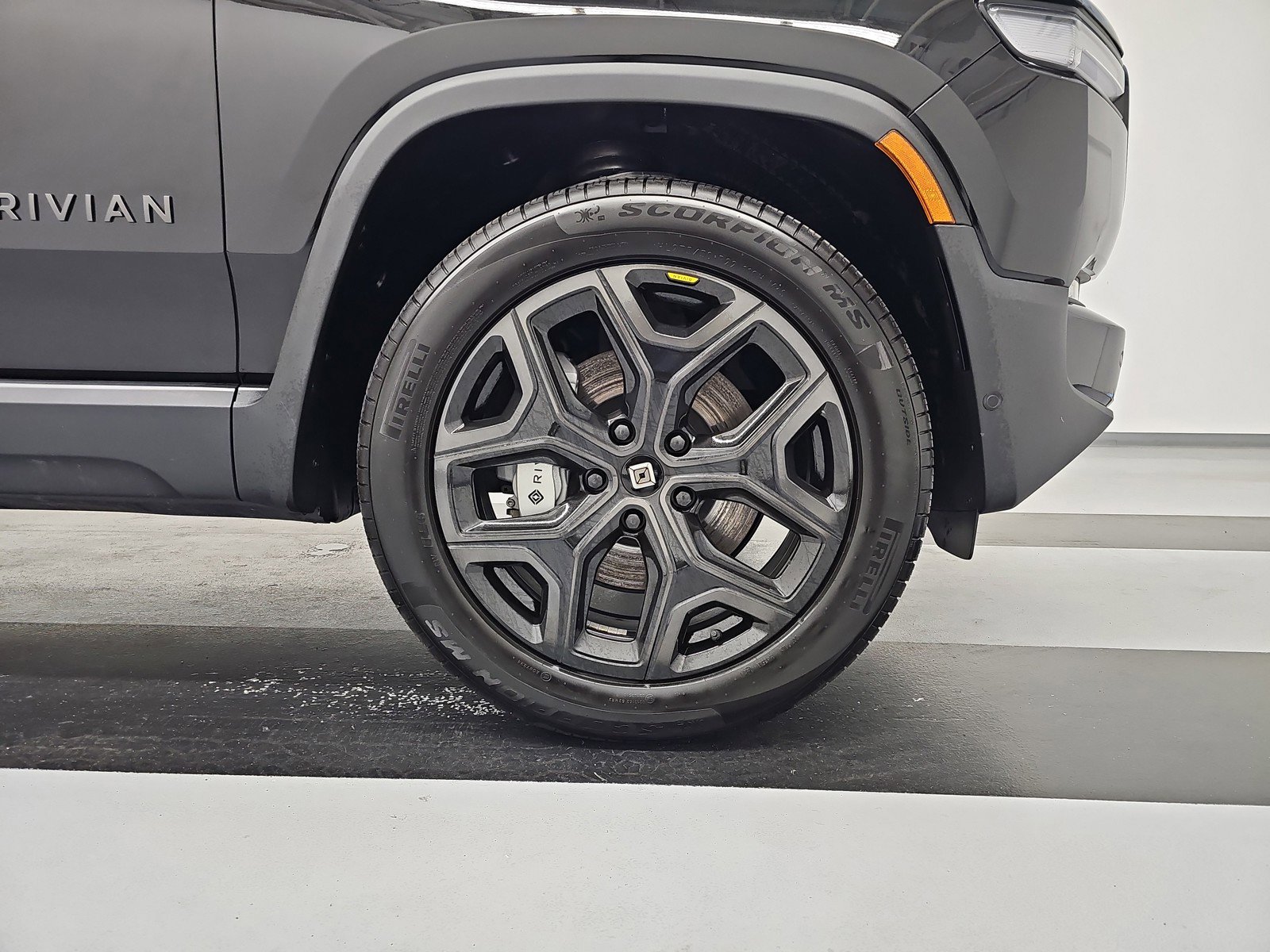 Used 2025 Rivian R1T Adventure image 11