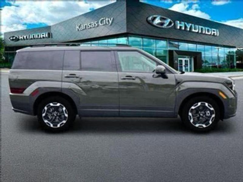 Used 2025 Hyundai Santa Fe SEL image 9