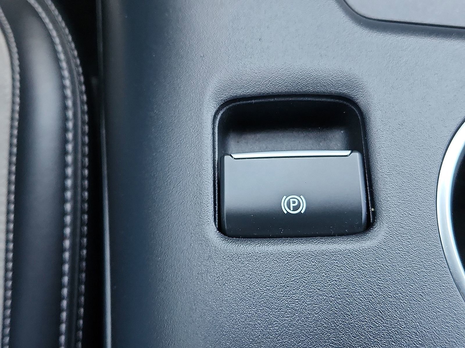 Used 2024 Ford Mustang EcoBoost image 13