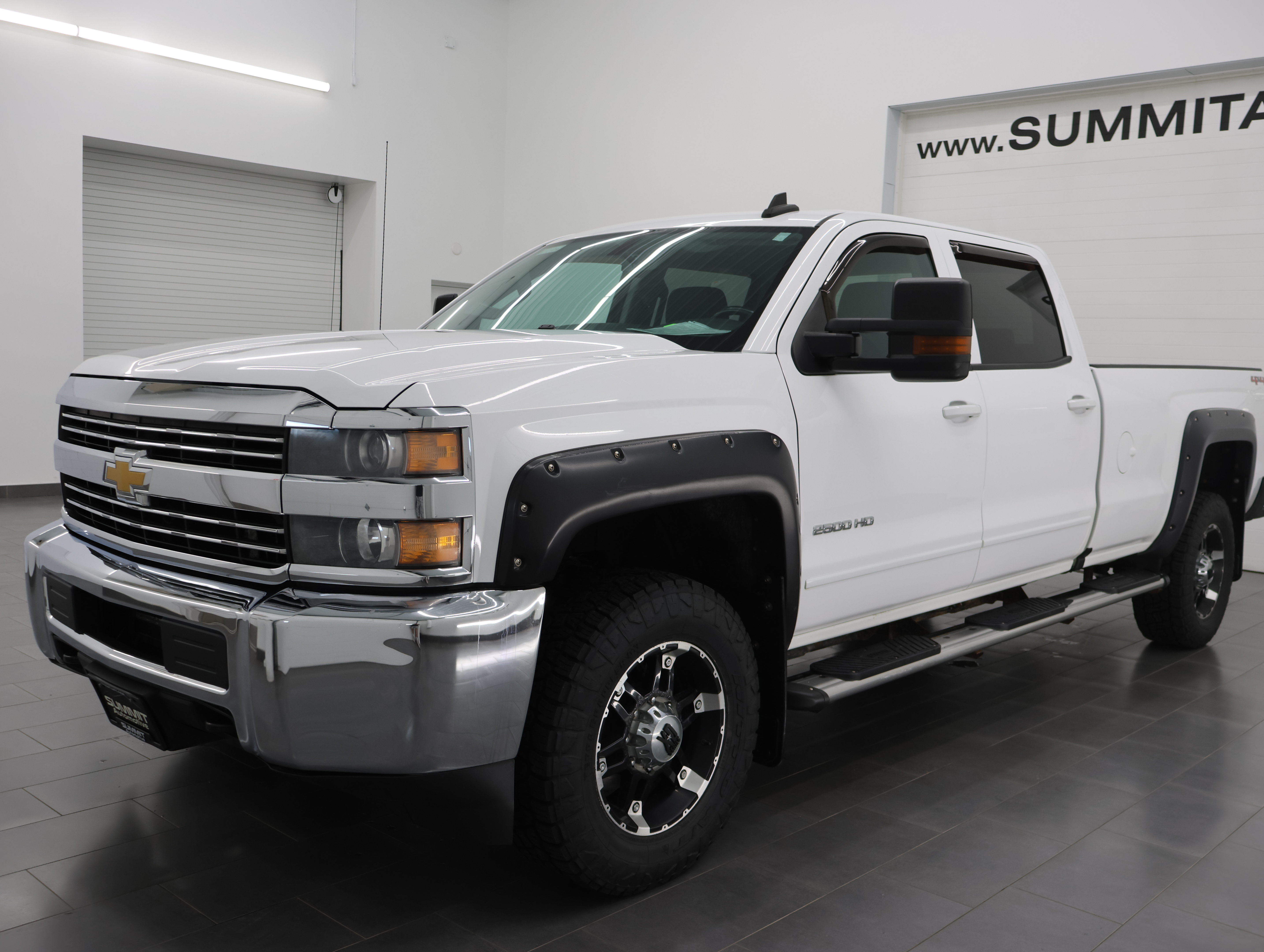Used 2015 Chevrolet Silverado 2500 LT AWD/4WD image 7
